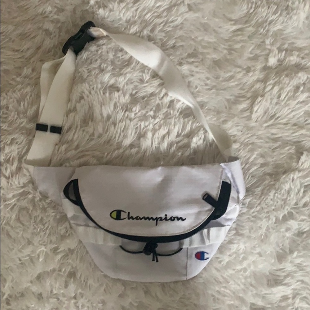 champion fanny pack!!